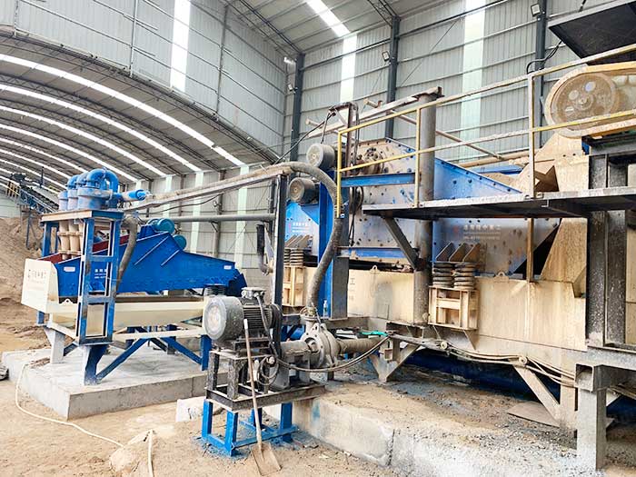 细沙回收一体机用于尾沙的回收利用，在机制砂生产线起主要作用
